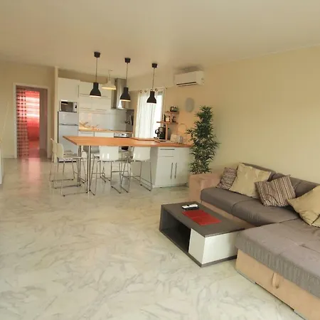 La Laurent Apartment